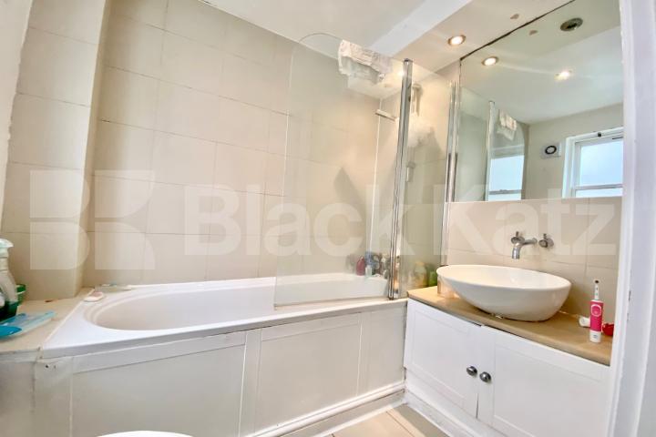 			LET, 2 Bedroom, 1 bath, 1 reception Apartment			 Union Street, London Bridge